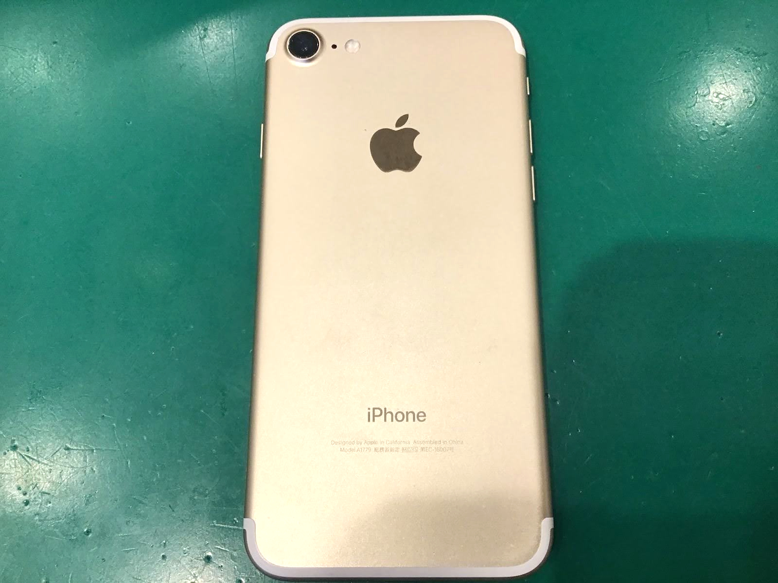 iPhoneのバッテリー交換は、データそのまま・即日修理のスマホ修理工房　港北店へ！